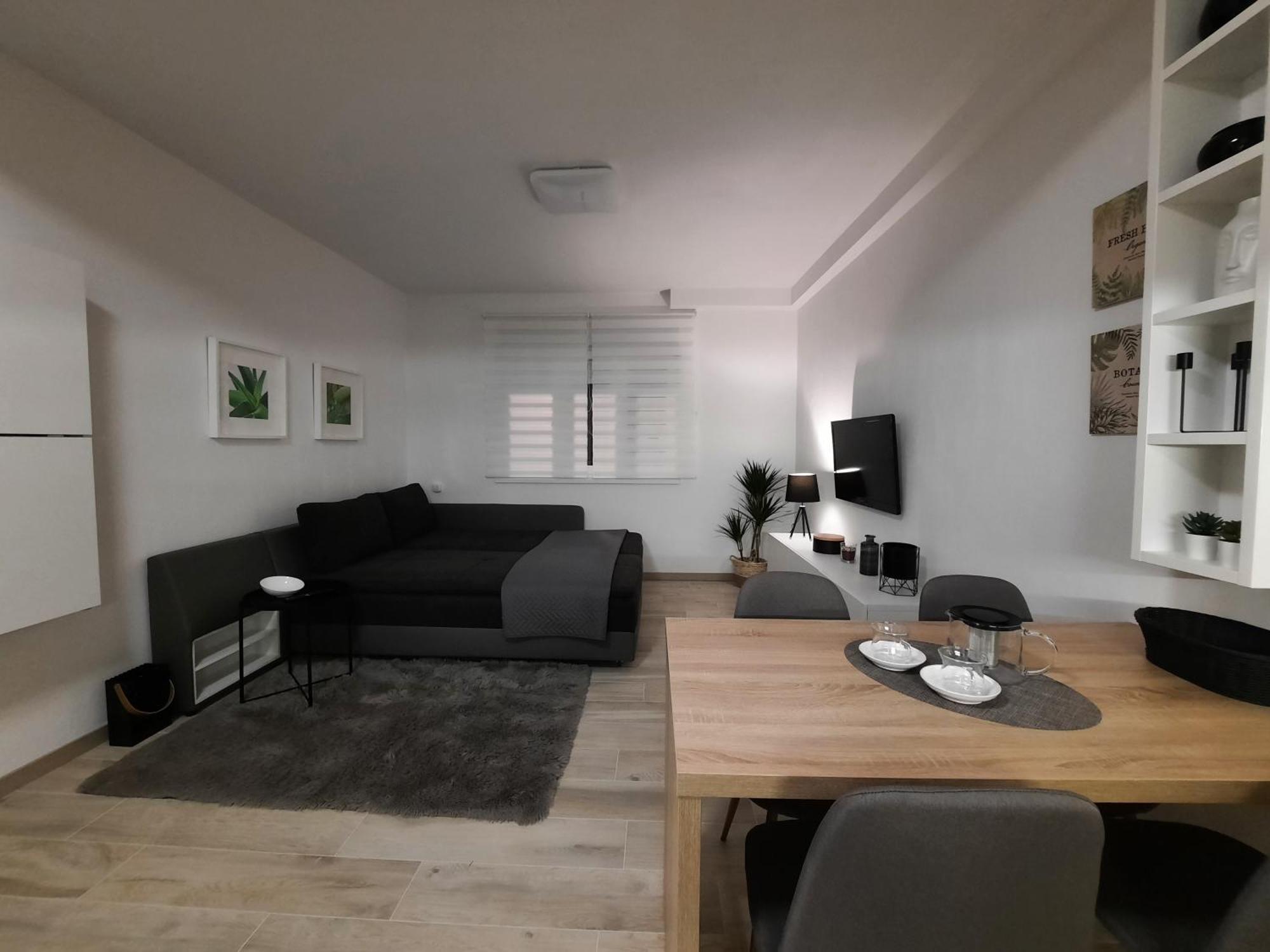 Apartments Kraljic 크르크 외부 사진
